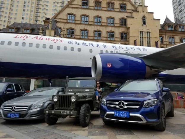 صور: رجل أعمال صيني حول Boeing 737 إلى مطعم