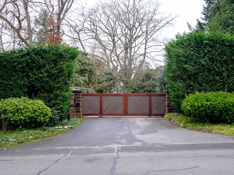 ¿En qué se gastan su dinero Jeff Bezos, Elon Musk y otros multimillonarios?