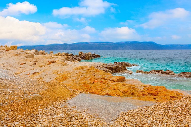 ثلاث عشرة رحلة متاحة للأزواج