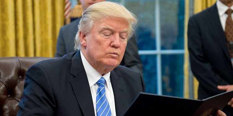 Desde Twitter hasta el Financial Times: ¿Qué leen las personas de éxito por la mañana?