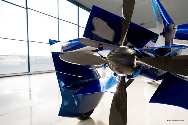 السيارة الطائرة لم تعد ضربا من الخيال