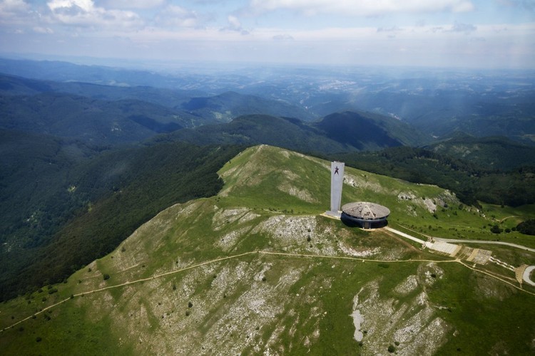 شبح الشيوعية يطارد أوروبا