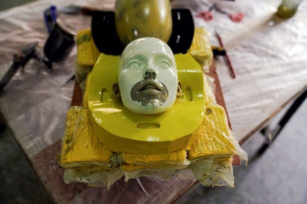 FOTOS: Así es el interior de una fábrica de muñecos sexuales