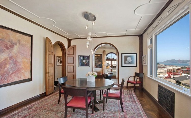 منزل أحلام صاحب سيارة تسلا