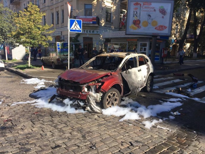 Kiev: fatta esplodere l'auto e ucciso un noto giornalista ucraino
