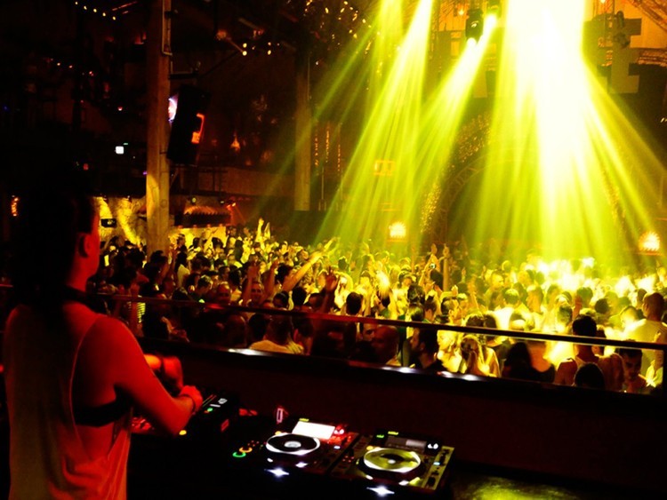 Viajes para aquellos que son jóvenes en cuerpo y alma