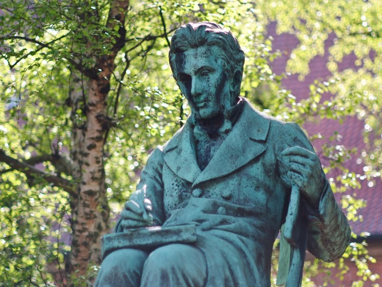 12 Grandes filósofos revelam o segredo para alcançar a felicidade