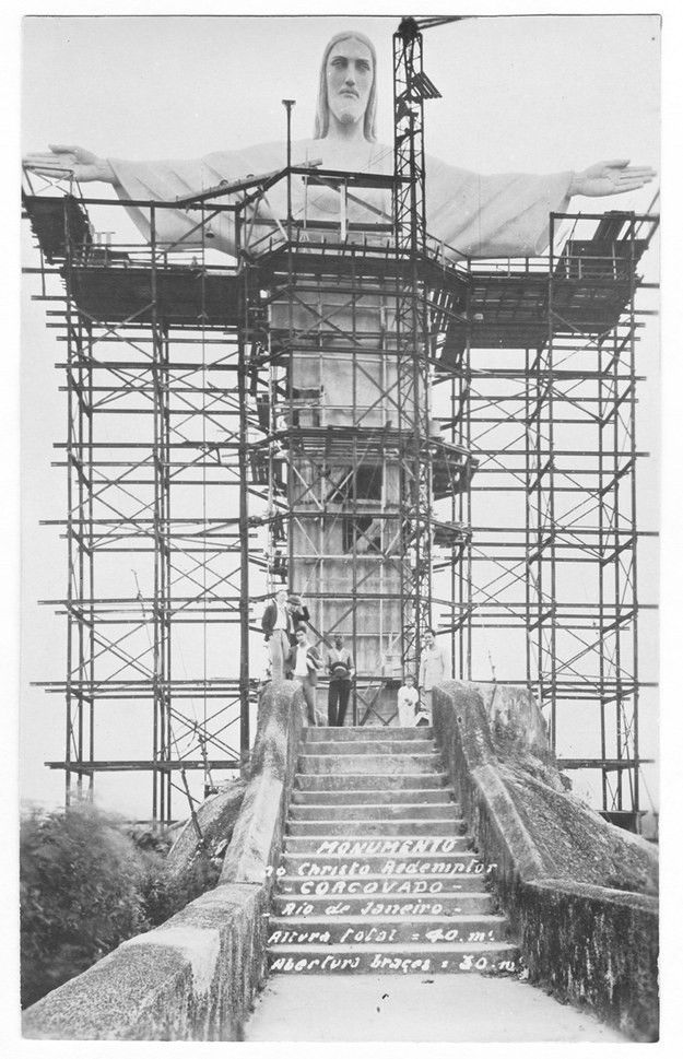 Os edifícios mais famosos antes de estarem prontos