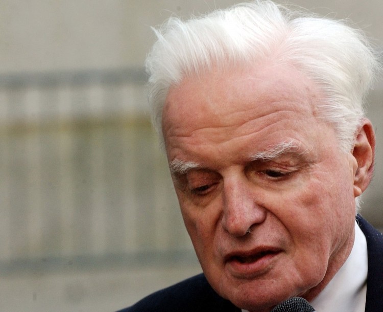 عشرة أكبر محتالين في العالم