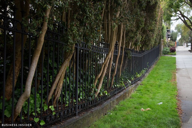 Cómo una pareja de inmigrantes ha comprado las calles de los políticos más ricos de California