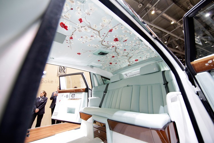 Há carros a custar mais de um milhão de dólares