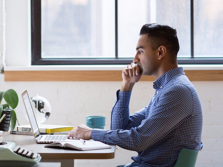 4 trampas psicológicas que le hacen gastar más