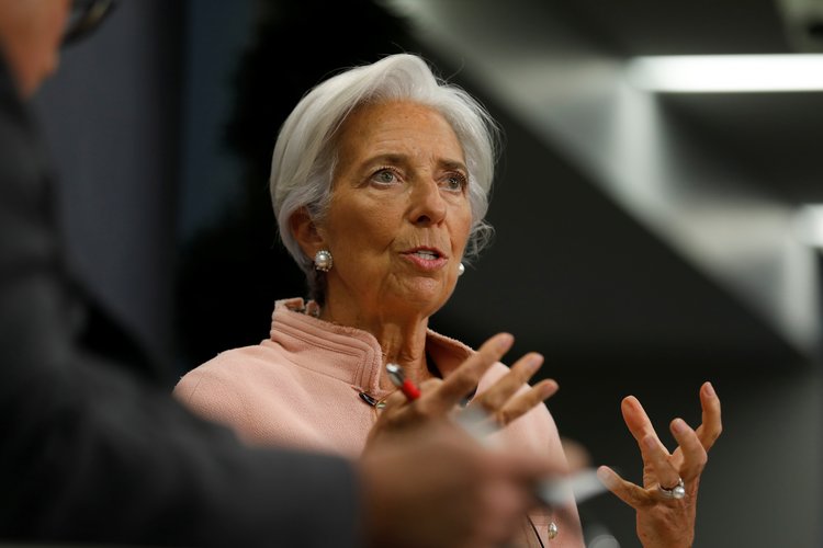 Scontri e aggressioni al comizio di Marine Le Pen