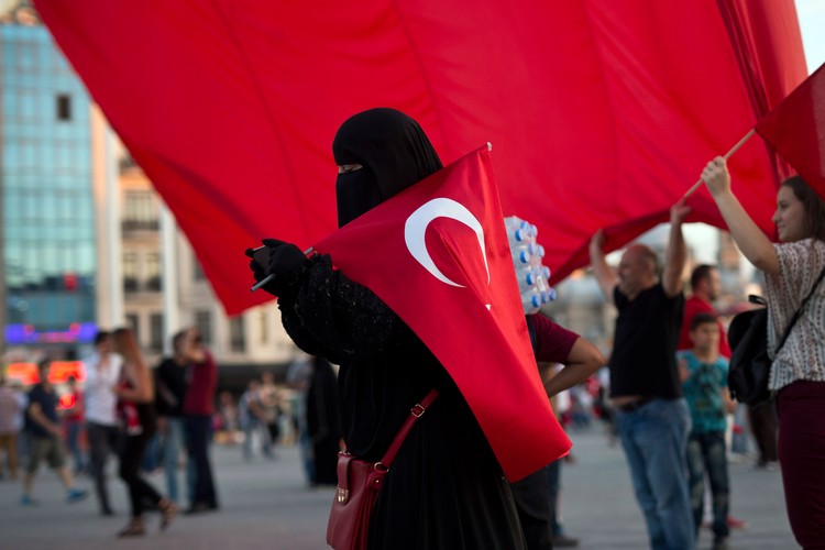 Las acciones de Netflix caen un 14% 