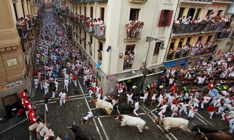 No se quede atrapado debajo de un toro