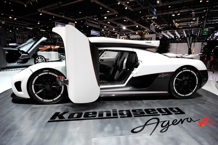 Há carros a custar mais de um milhão de dólares