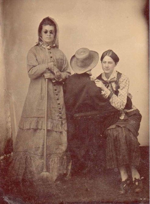 As 50 fotos a preto e branco mais difíceis de explicar