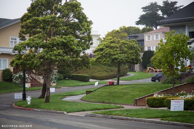 Cómo una pareja de inmigrantes ha comprado las calles de los políticos más ricos de California