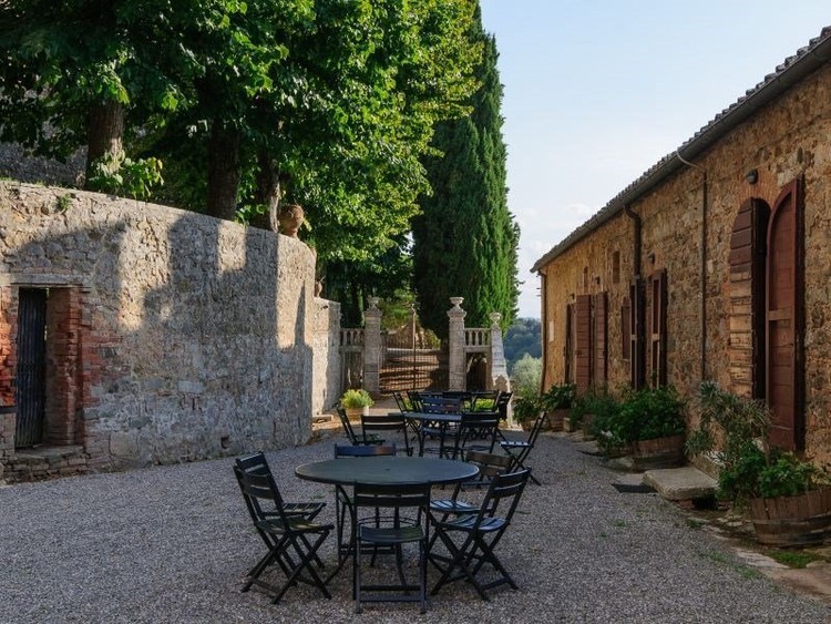 Quer comprar um castelo em Itália?