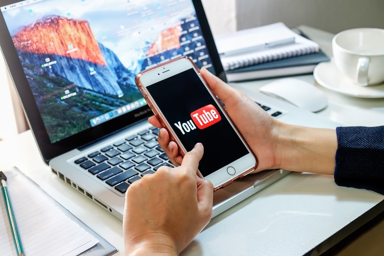 ماذا يختار المستثمر: Alphabet أو Microsoft؟