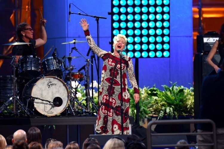 المشاهير الذين عملوا في McDonald’s