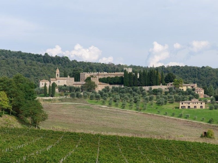 قلعة في إيطاليا ب 32 مليون دولار فقط