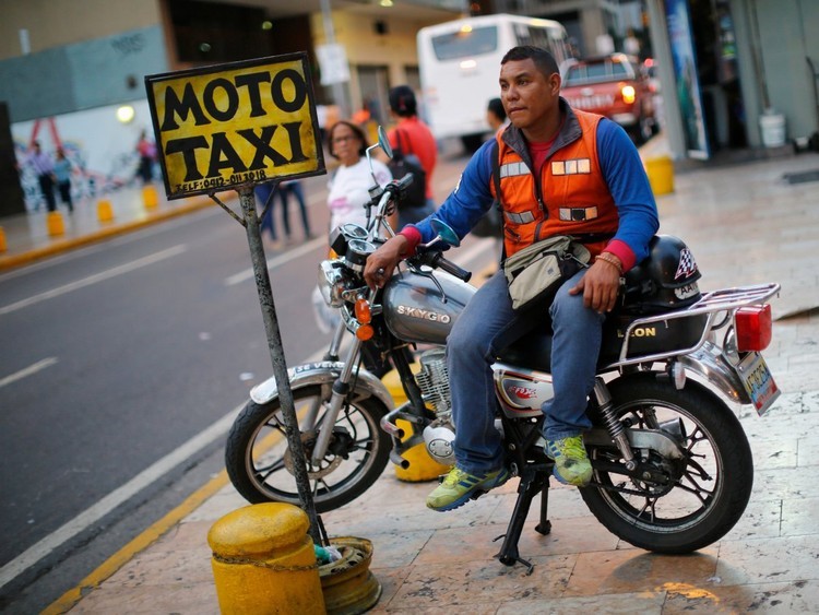 12 من إمبراطوريات النفط تحت الهجوم