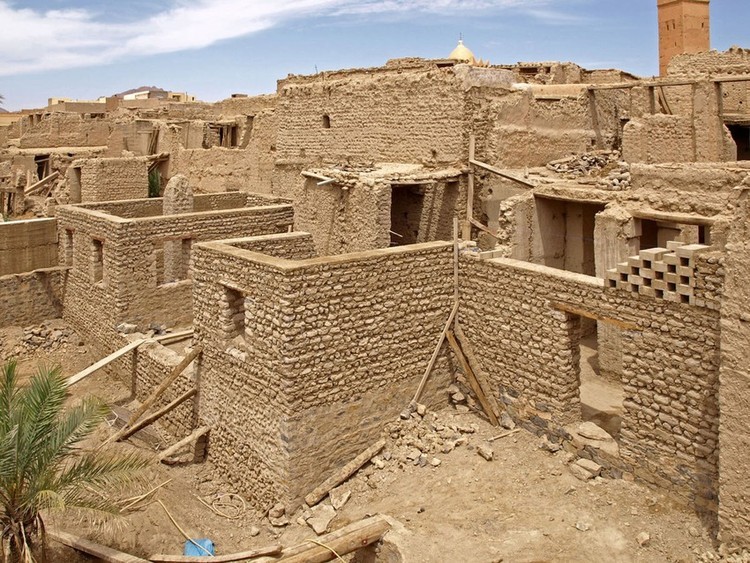 أبنية أثرية مهددة