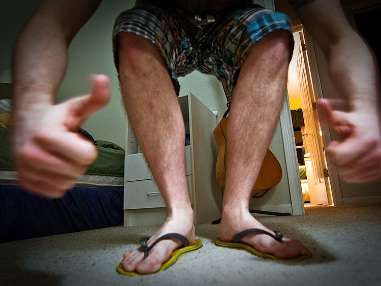 19 cose che ogni uomo dovrebbe eliminare dal suo armadio