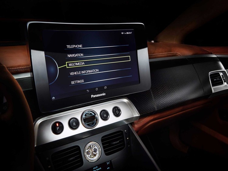 صاعقة من Aston Martin