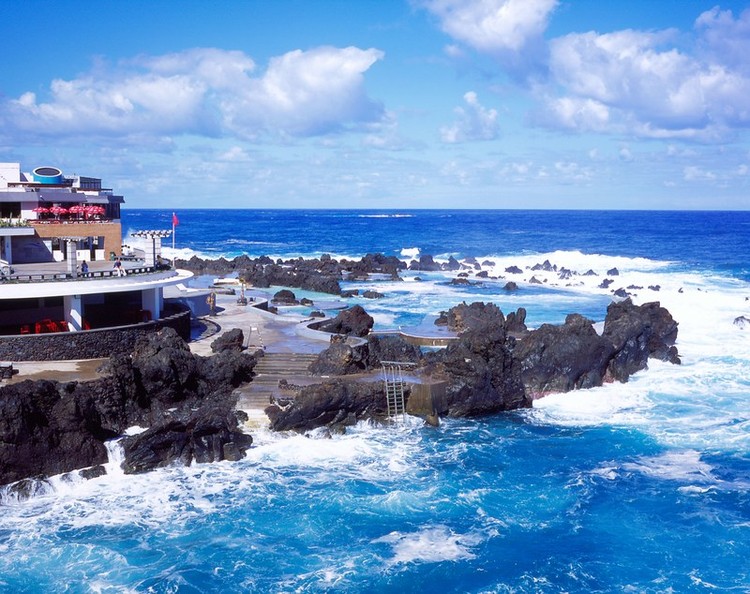 Las 11 piscinas más espectaculares para disfrutar este verano