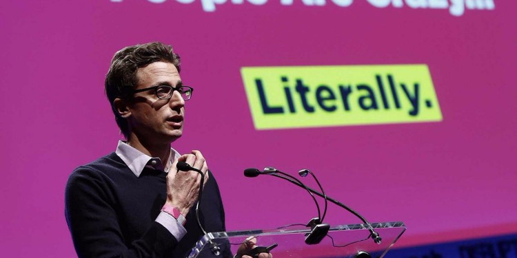 Desde Twitter hasta el Financial Times: ¿Qué leen las personas de éxito por la mañana?