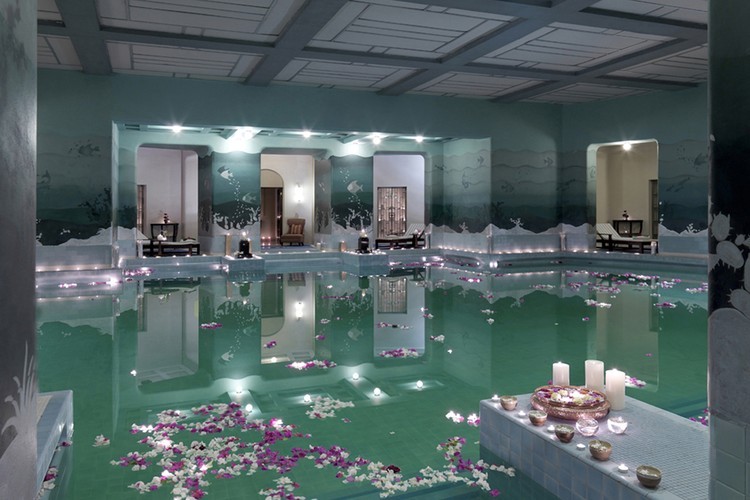 Gli hotel con le piscine più magiche