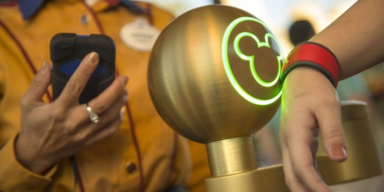 البلد السحري الخالي من المال 