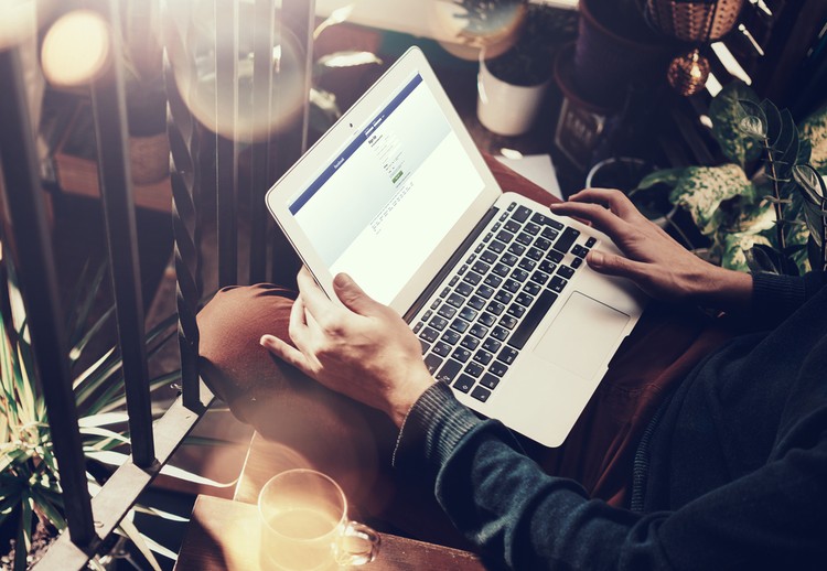 Las noticias conservadoras no pasan el filtro de Facebook