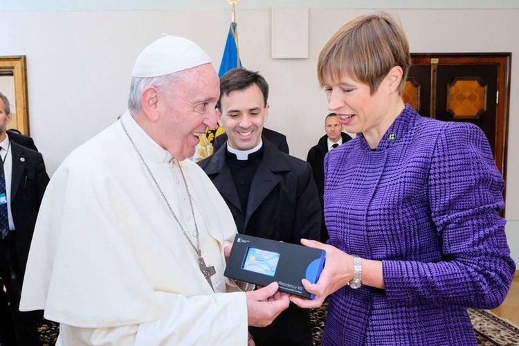 Pope Francis Receives e-Residency