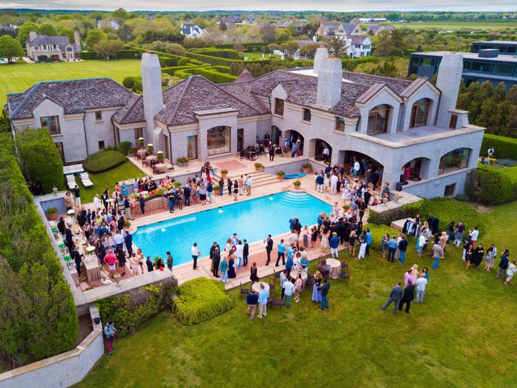 ¿En qué se gastan su dinero Jeff Bezos, Elon Musk y otros multimillonarios?