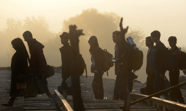 Três milhões de refugiados deverão entrar na Europa até 2017