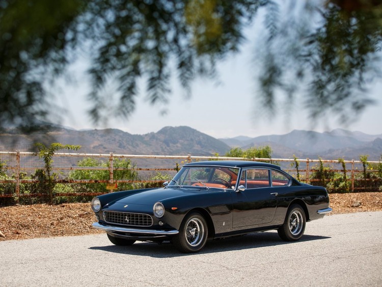 Conheça os Ferraris clássicos que foram a leilão