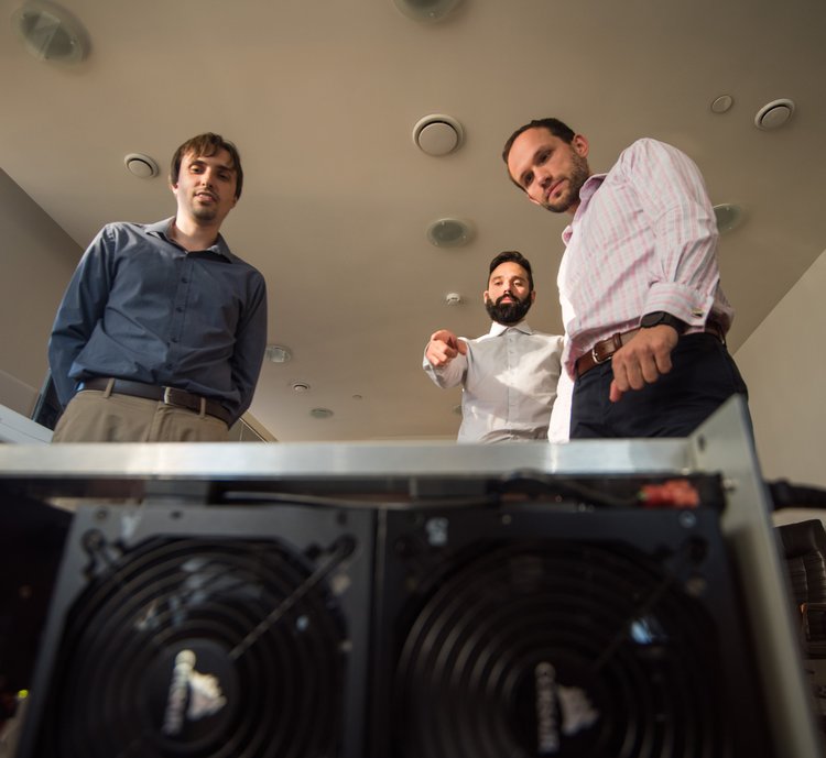 Comino: The Company That Makes a Mining Supercomputer With Liquid Cooling
