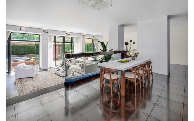 Conheça a casa que ninguém quer comprar