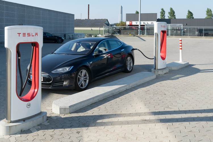 La Cina non produrrà più auto a benzina e diesel