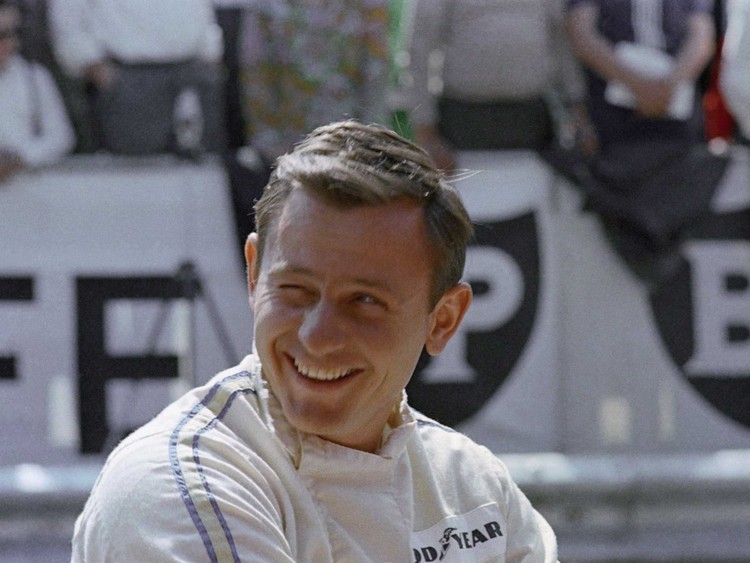  أندر سيارة McLaren F1 LM