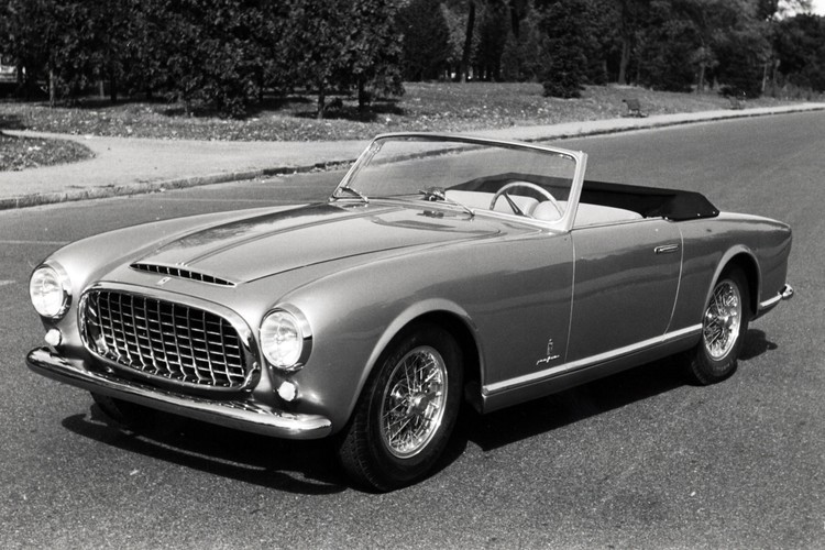 من الذي يقف وراء تصميم فيراري الأسطوري