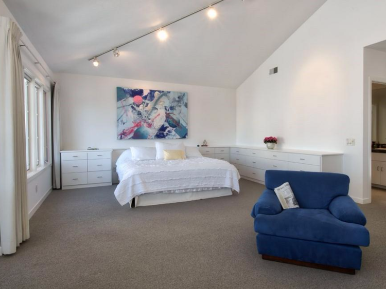 FOTOS: ¿Cómo es la casa que Warren Buffett vende por 11 millones $?