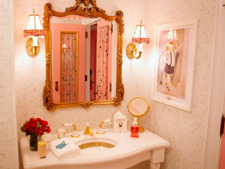 الأسطورة: فندق بلازا