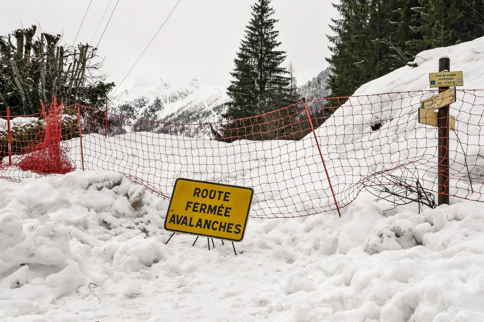 Los resorts de esquí de los Alpes están enterrados en nieve