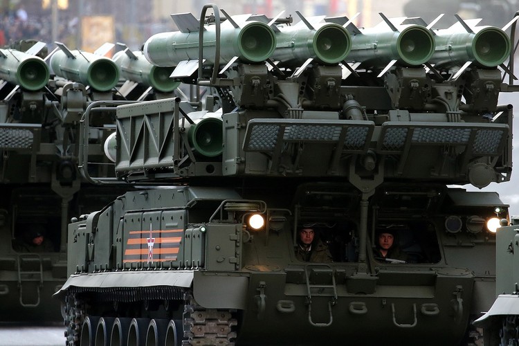 Perché Putin sta ritirando le forze militari dalla Siria