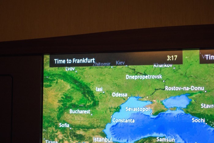 ماذا يعني أن تطير بالخطوط الجوية السنغافورية في الدرجة الأولى بكلفة 18000 دولار