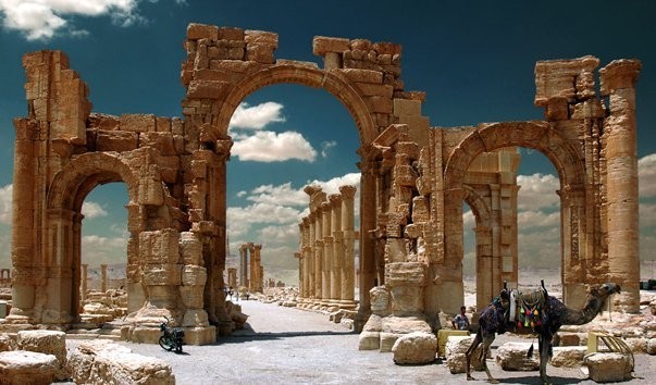 12 موقعا أثريا دمرتهم داعش 